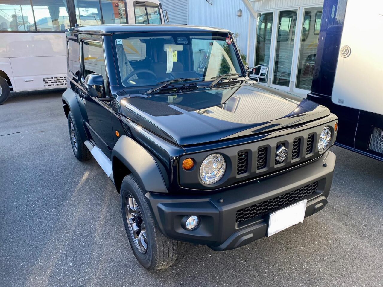 T様お待たせしました!新車ジムニーシエラ JCのブルーイッシュブラックパールⅡご納車です!スズキの生産台数が増えてきたようで、ご注文頂いていたジムニーが続々と届いてきております!
まぁまだ15ヶ月待ちですけどね
:
:
:
オートサイト
TEL0582149905 #新車 #suzuki #ジムニー #ジムニーシエラ #シエラ #納車 #納期 #カスタムカー #カスタムジムニー #オフロード #四駆好き #アウトドア #ドライブ #キャンピングカー #キャンプ #車中泊 #専門店 #岐阜