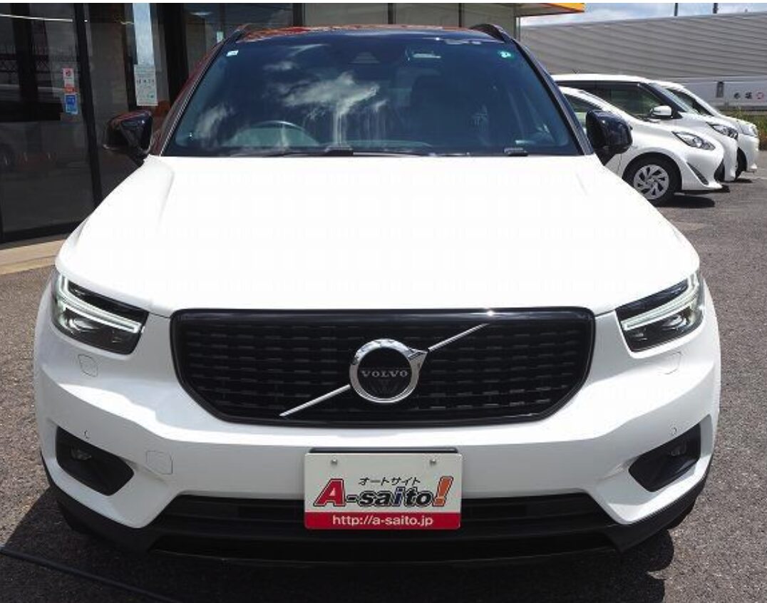 R2年式ボルボXC40 T4 AWD Rデザイン