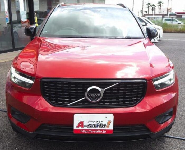 R4 ボルボXC40 B4 AWD Rデザイン レッドⅡ
