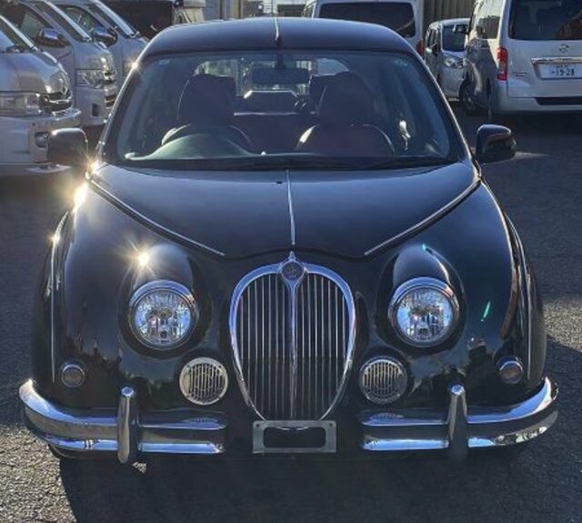 光岡自動車　ビュート